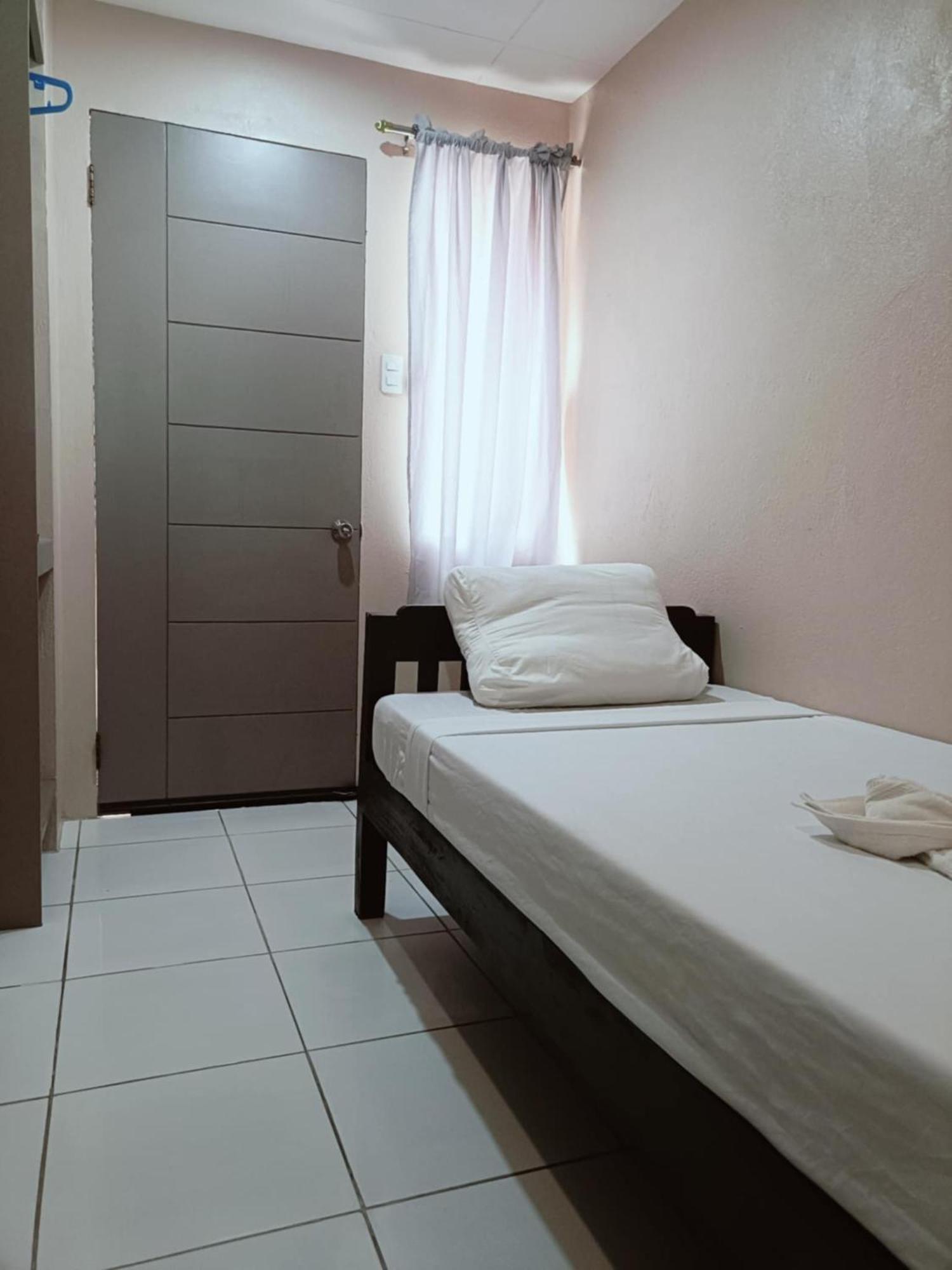 Claytown Pension House Dumaguete City Exterior foto